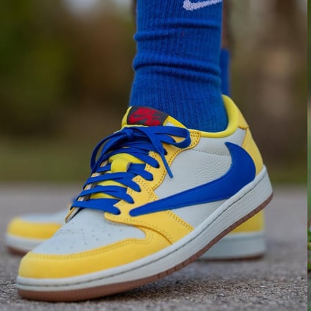 Women's Air Jordan 1 Low OG x Travis Scott