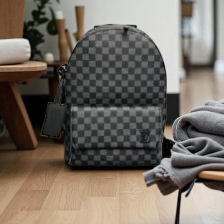 شنطة ظهر لويس فيتون