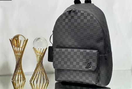 شنطة ظهر لويس فيتون