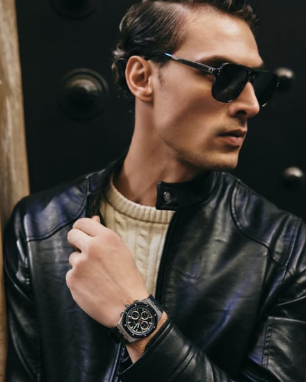 ‎ ساعة رجالية بسير من الربل باللون الأسود