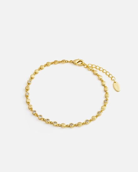 طقم نسائي أنيق لكل سيدة تهتم بأناقتها بلون ذهبي