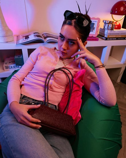 شنطة تعزز هويتك باللون العودي