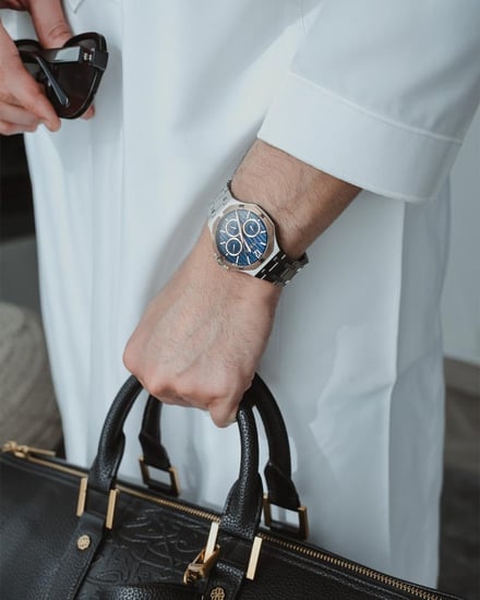 ساعة رجالية ستيل باللون الرمادي