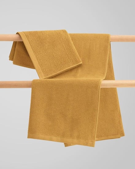طقم من منشفتين كلاسيك بلون أصفر