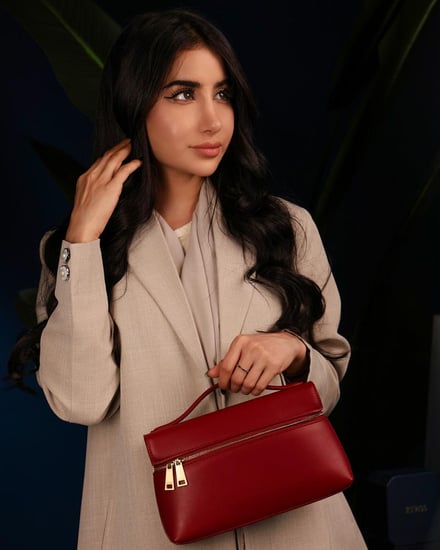 شنطة نسائية لكل يوم بلون أحمر