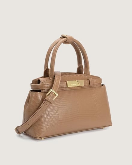 شنطة نسائية من الجلد الفاخر بلون بني