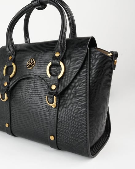 شنطة نسائية بمقاس كبير باللون الأسود