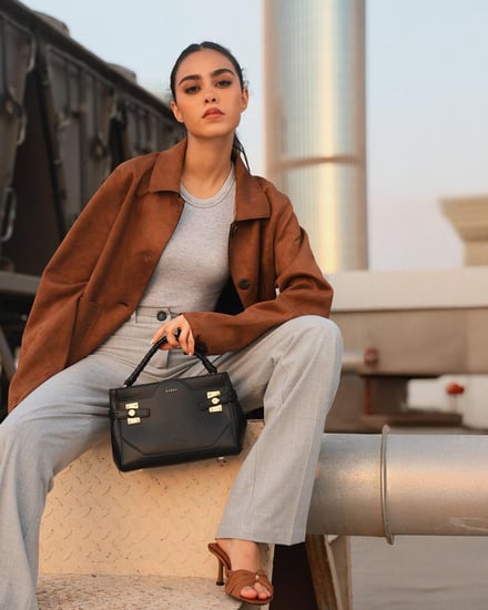 ‎ شنطة نسائية بمقاس لكل يوم بلون أسود