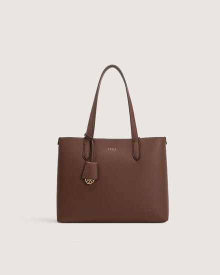 طقم شنطتين نسائية بحجم واسع باللون البني