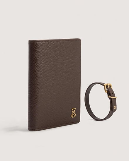 محفظة واسوارة من الجلد باللون البني