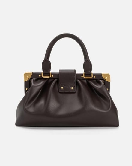 شنطة نسائية مميزة بلون بني