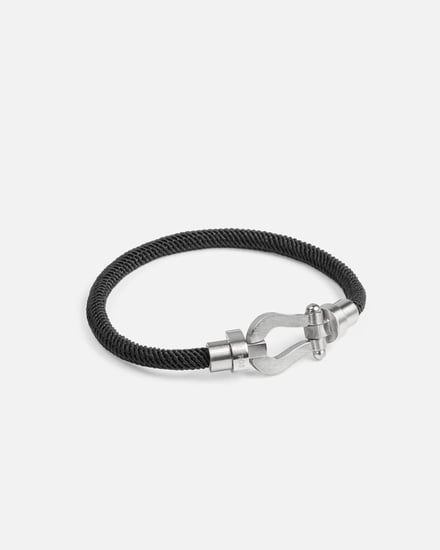 اسوارة رجالية من الجلد بلون أسود مع قفل بلون فضي