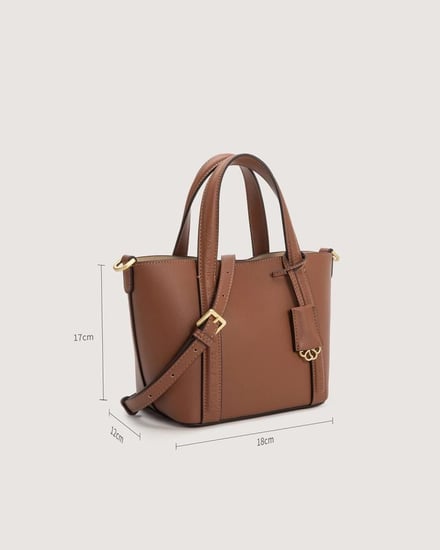 شنطة نسائية بمقاس متوسط بلون بني