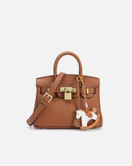 شنطة نسائية بتصميم راقي يناسب كل إطلالاتك بلون بني