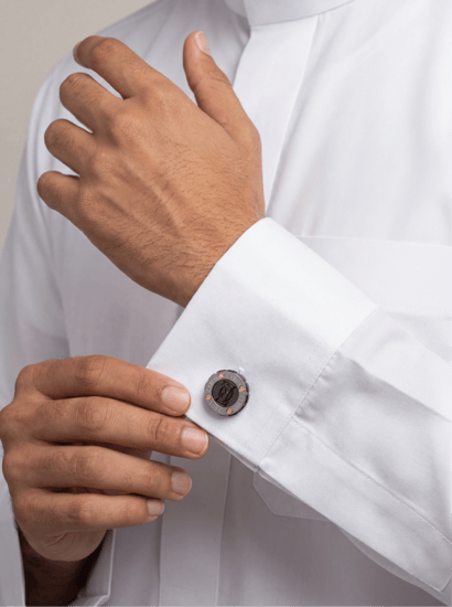 كبك رجالي أنيق باللون الأسود والفضي