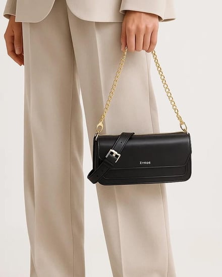 شنطة نسائية بمقاس لكل يوم بلون أسود