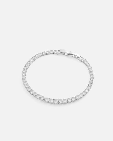 طقم نسائي أنيق لكل سيدة تهتم بأناقتها بلون فضي