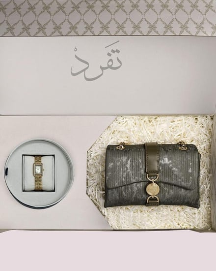 هدية نسائية ساعة وشنطة بتصميم ملفت