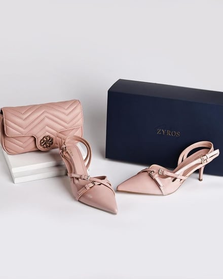 طقم نسائي فاخر يكمل أناقتك بلون وردي