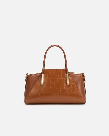 شنطة نسائية تعبر عن الثقة بمقاس متوسط بلون بني