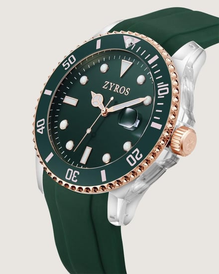 ساعة رجالية من الربل بلون أخضر.