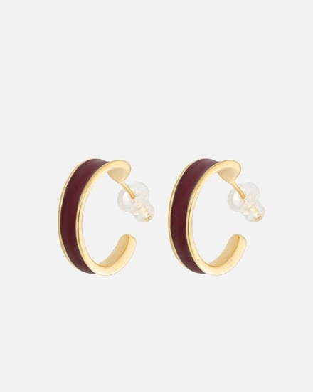 حلق نسائي بتصميم أنيق بلون ذهبي و عودي