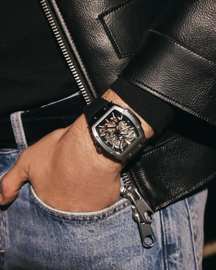 ساعة رجالية اوتوماتيك بلون أسود