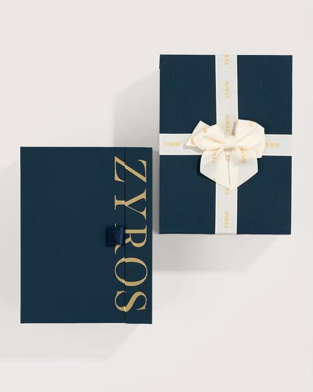 ساعة دُرة النسائية بسير ستيل بلون فضي.