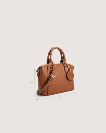 شنطة تناسب اطلالتك العملية بلون بني