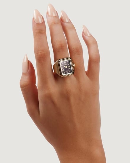 ساعة الخاتم بتصميم مبتكر بلون ذهبي