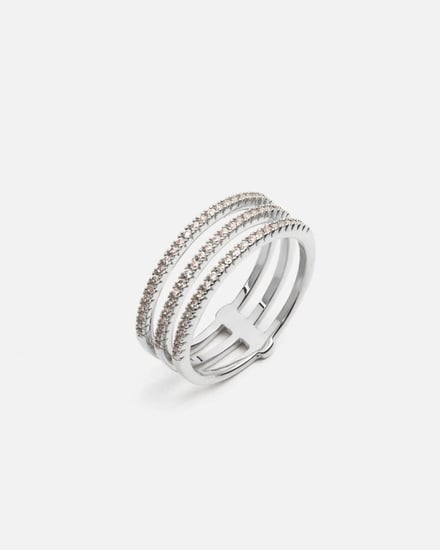 خاتم بتصميم متفرد باللون الفضي