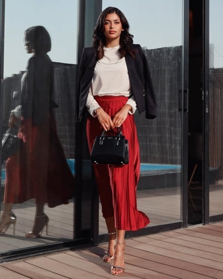 شنطة نسائية بتصميم راقي بلون أسود