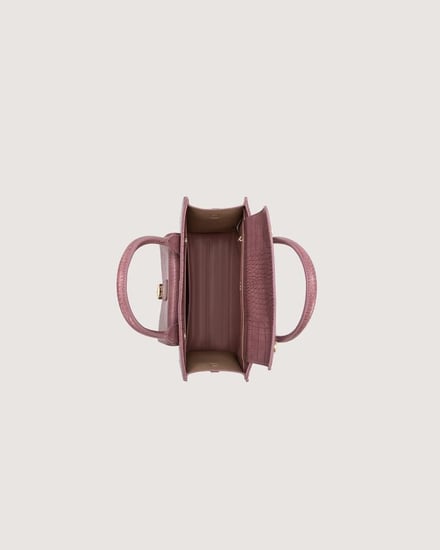 طقم شنطتين نسائية بحجم واسع باللون الوردي.