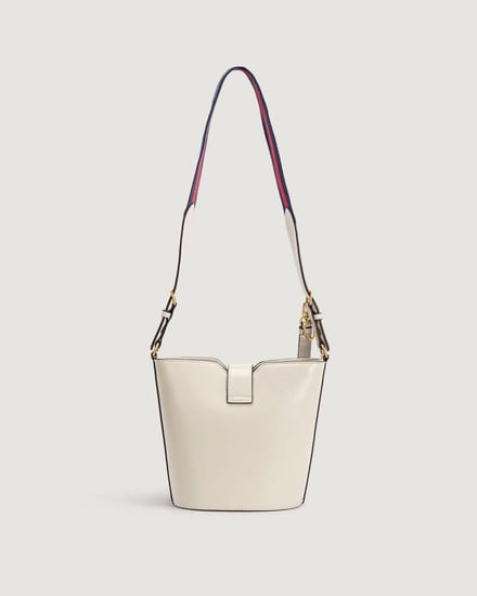 شنطة نسائية صغيرة بلون بيج لكل الأوقات