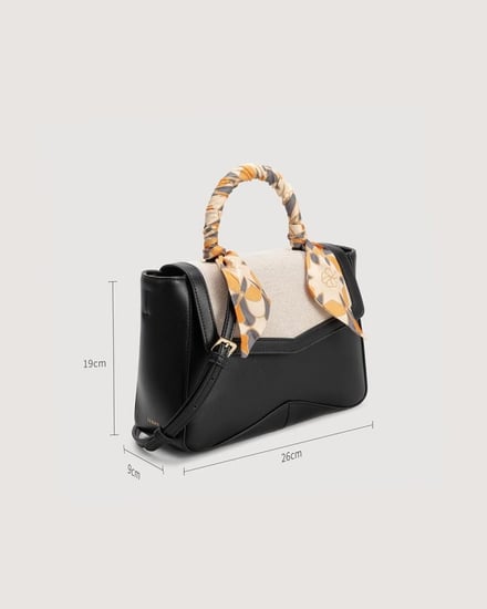 شنطة نسائية كلاسيك باللون الأسود