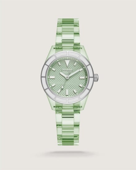 ساعة ذكرى نسائية لطلة مختلفة بسير أخضر شفاف