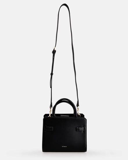 شنطة بمقاس واسع باللون الأسود