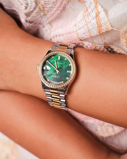 ساعة نسائية ستيل بلون ذهبي و فضي