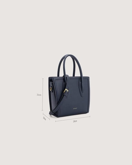 شنطة نسائية متوسطة الحجم بلون أزرق