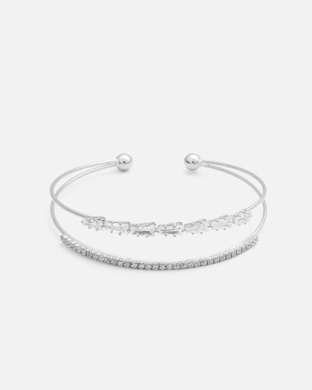 طقم نسائي أساور وساعة جلد بلون أسود