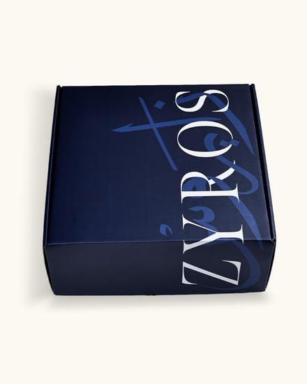 طقم رجالي ملكي مناسب للإهداء الساعة بلون فضي وذهبي