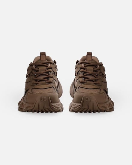 حذاء نسائي رياضي عملي بلون بني