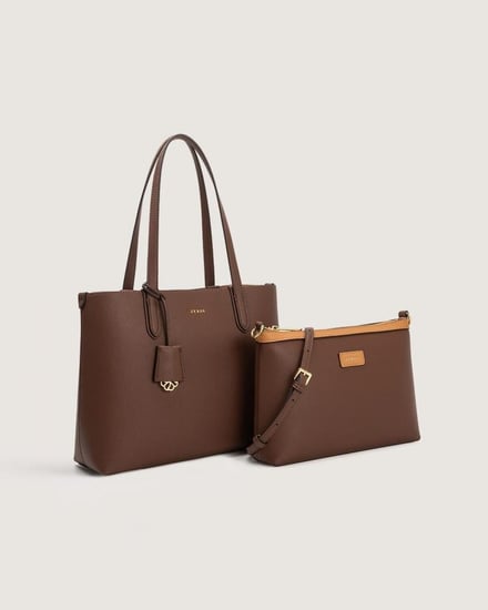 طقم شنطتين نسائية بحجم واسع باللون البني