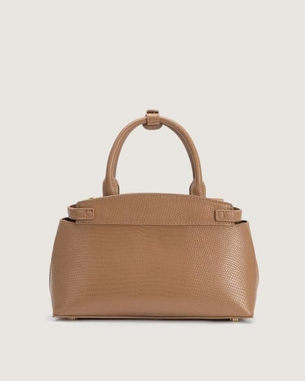 شنطة نسائية من الجلد الفاخر بلون بني