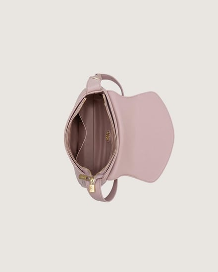 شنطة لاطلالتك العملية باللون الأرجواني