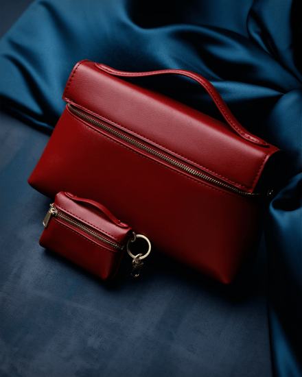 شنطة نسائية لكل يوم بلون أحمر