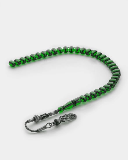 سبحة من حجر البكلايت باللون الأخضر