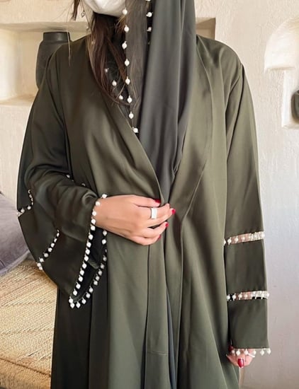 عباية فاخرة اللون زيتي مع شك لولو