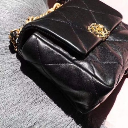 CHANEL 19 HANDBAG – Black - 26 سم