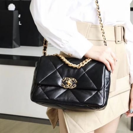 CHANEL 19 HANDBAG – Black - 26 سم